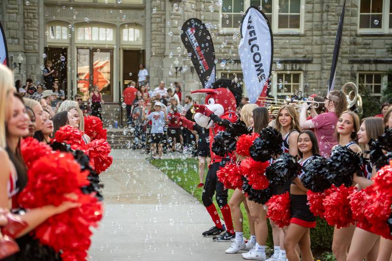 Students at UCM Welcome Walk