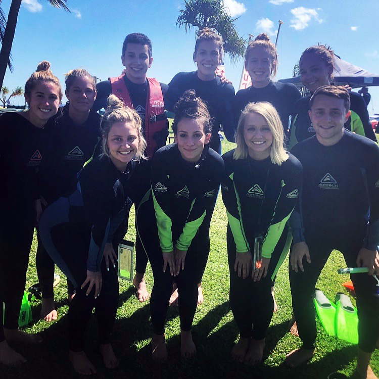 Australia students scuba