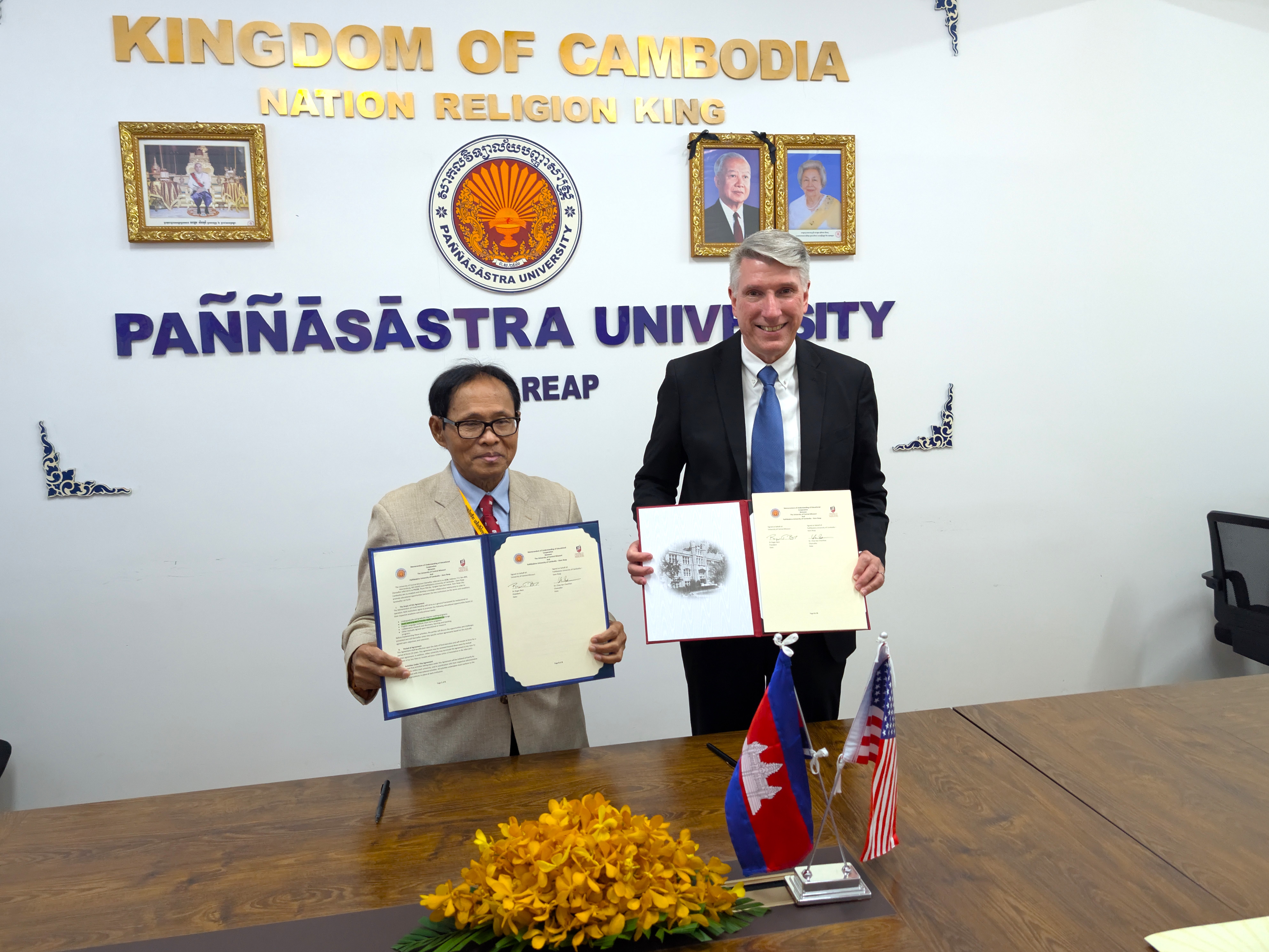 Chancellor Chea San Chanthan and President Roger Best