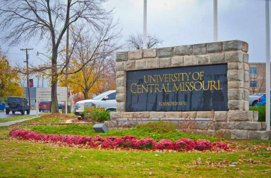 UCM Stone Sign