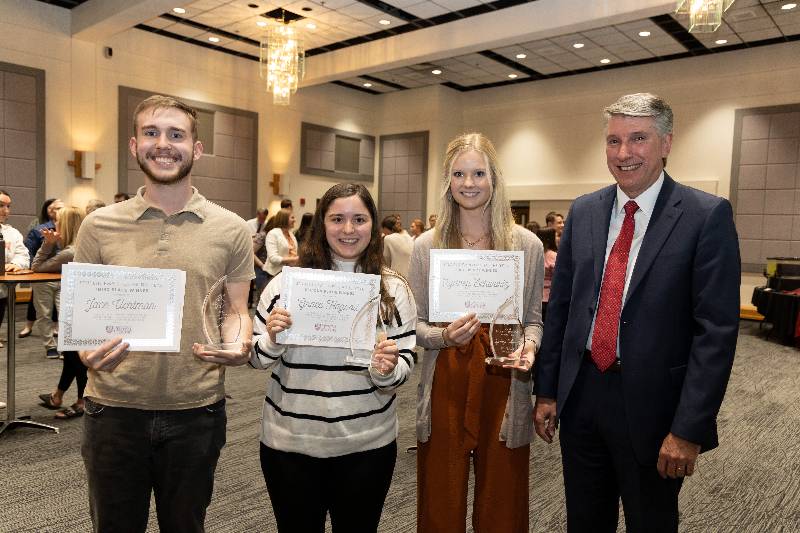 student-employee-of-the-year-awards-1